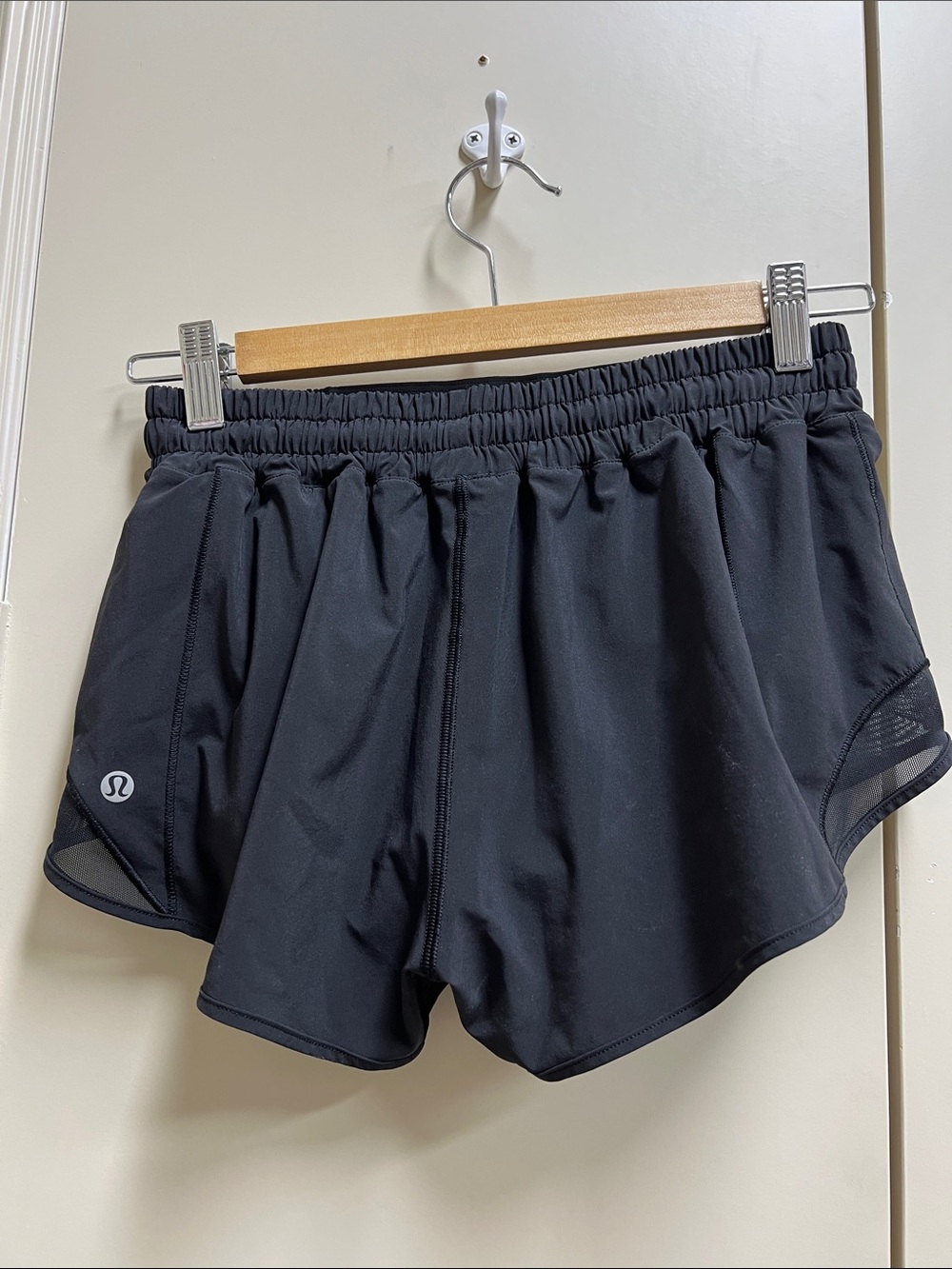 lululemon shorts Black Women’s Running Shorts size 6 low waist